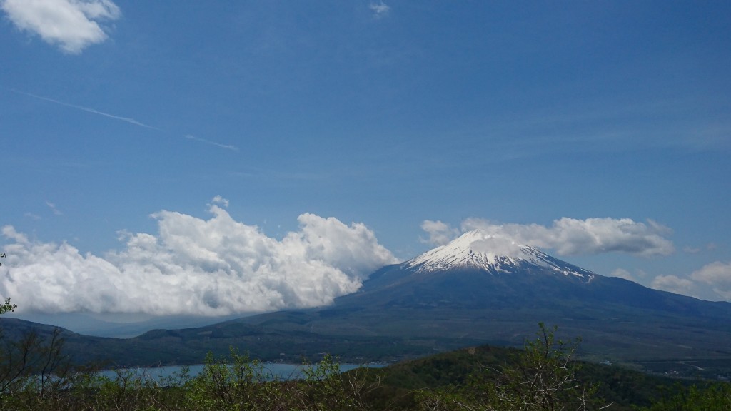 17年5月ブログ（石割山山頂からの富士山）